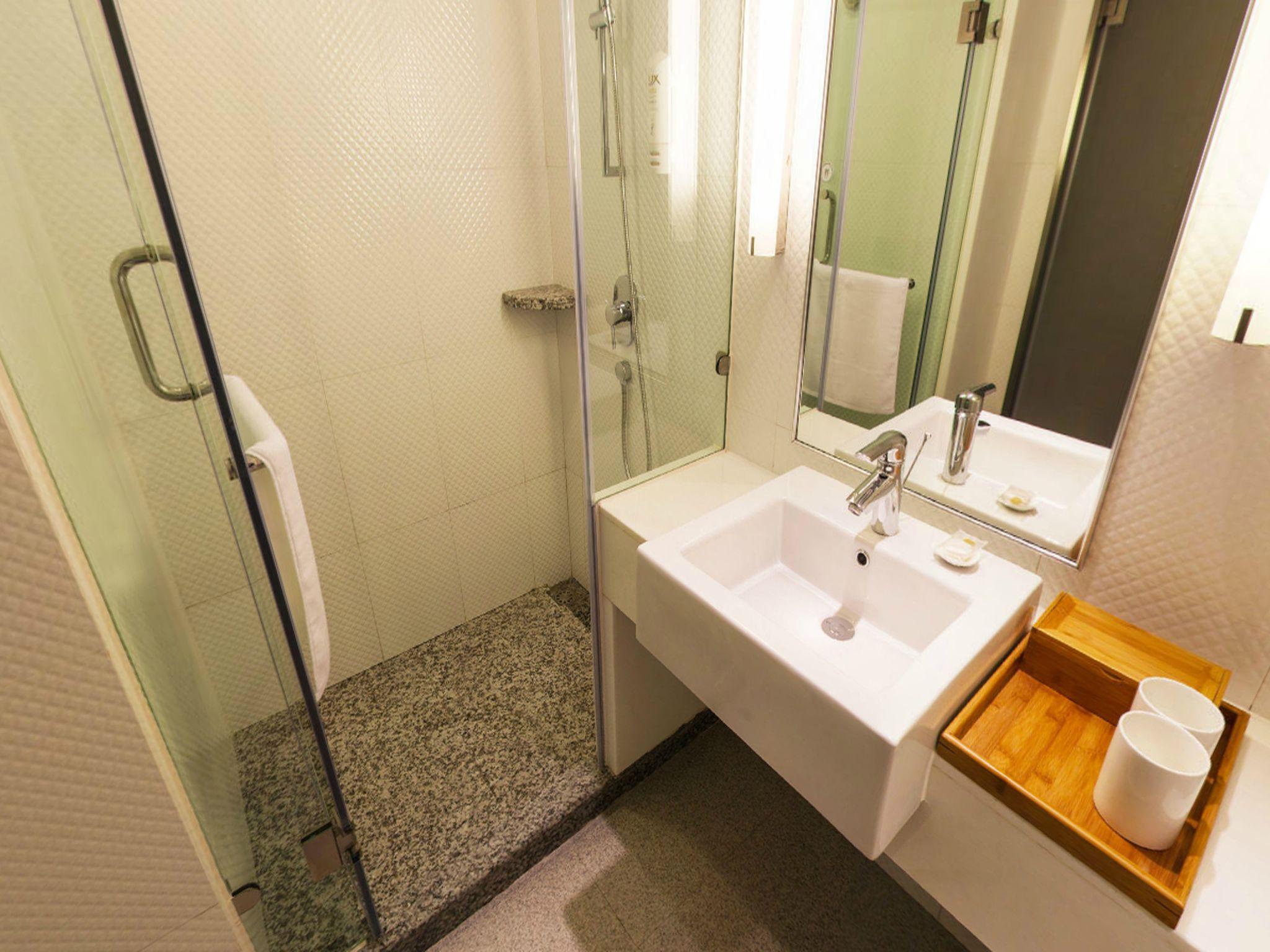 Ji Hotel (Shanghai Railway Station Tianmu West Road) 41/41