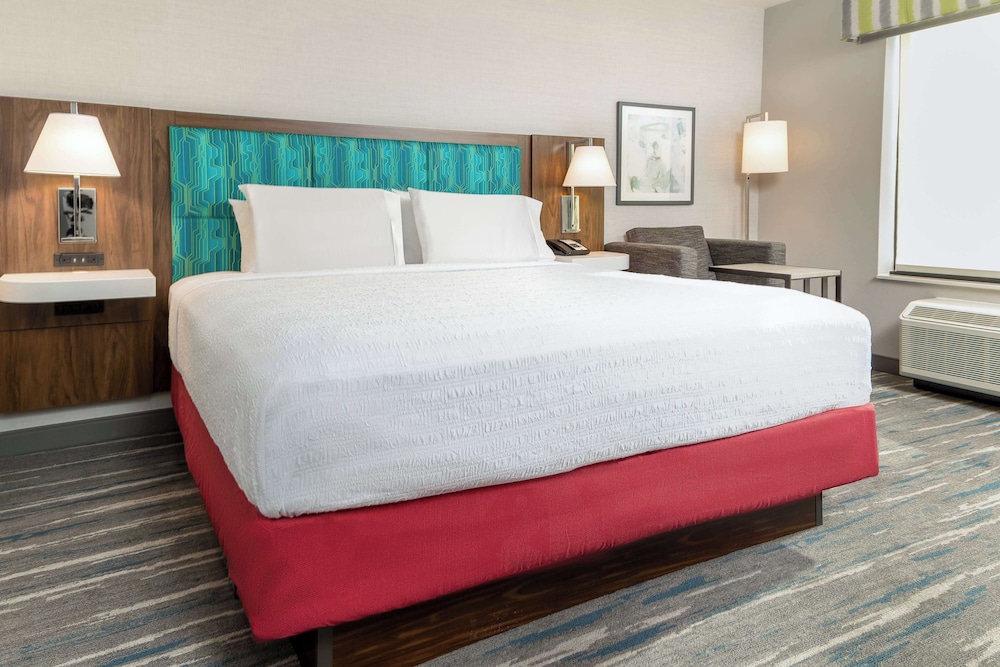 ROOM, KING BED, ACCESSIBLE