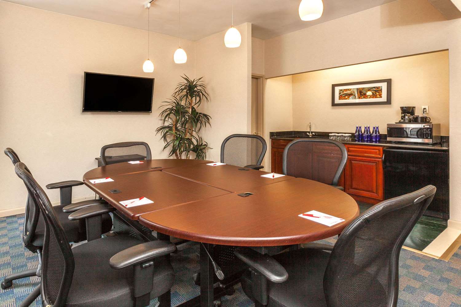 Ramada by Wyndham Jersey City 10/13