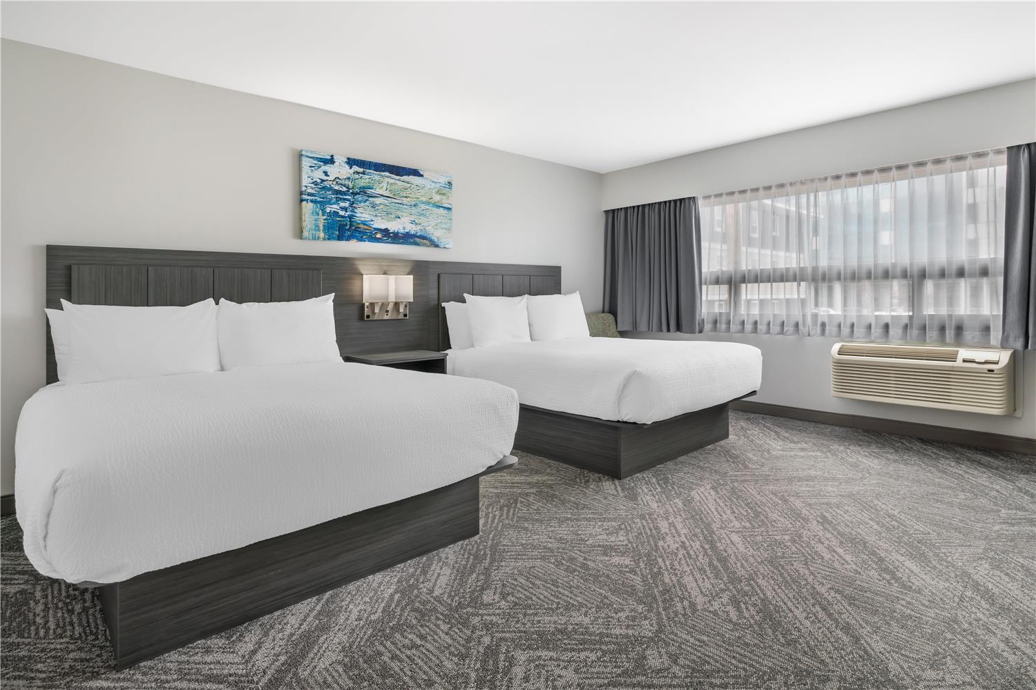 Room, 2 Queen Beds, Bathtub, Accessible