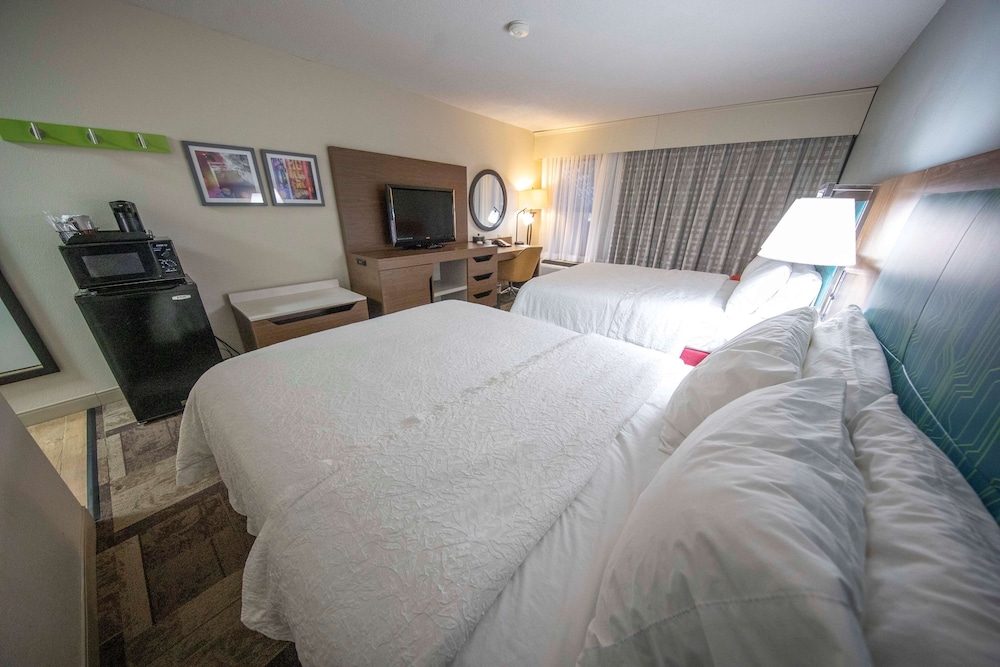 Hampton Inn Hutchinson 12/40