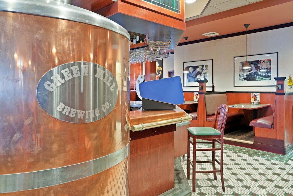 Holiday Inn Hotel And Suites Overland Park West 44/78