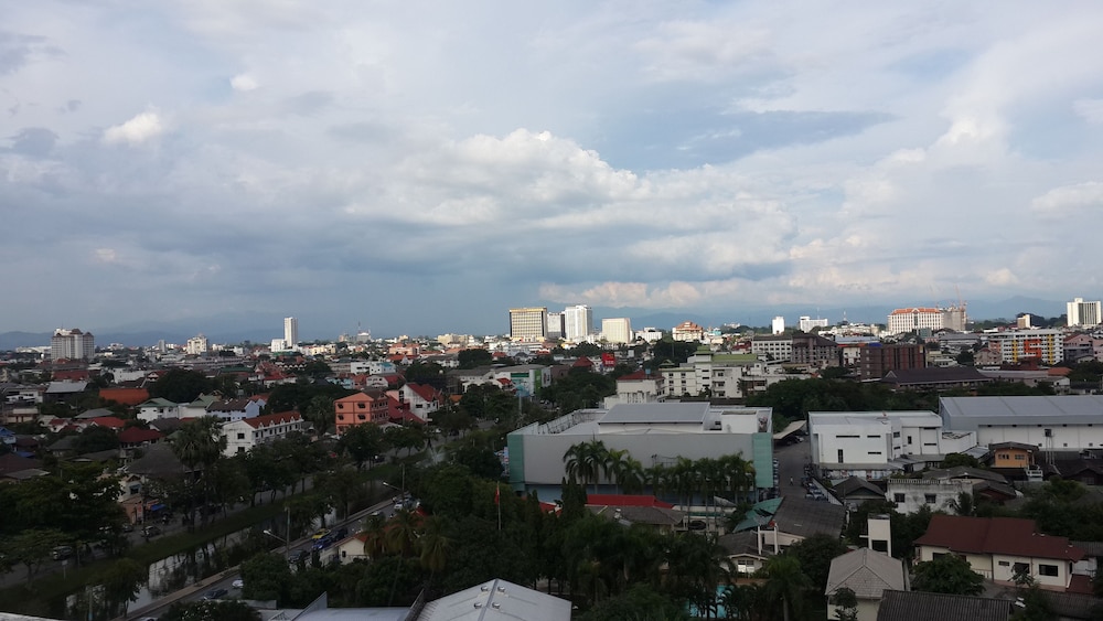 Life In Town Chiangmai 24/27