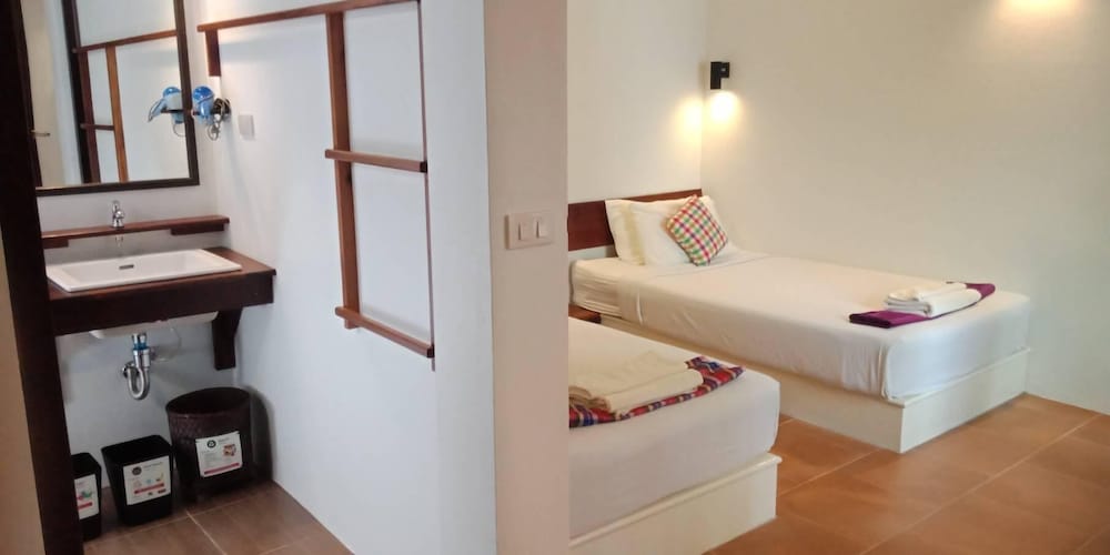 Thanicha Resort Amphawa 27/72