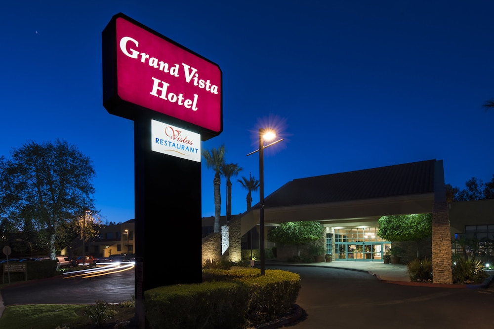 Grand Vista Hotel 2/47
