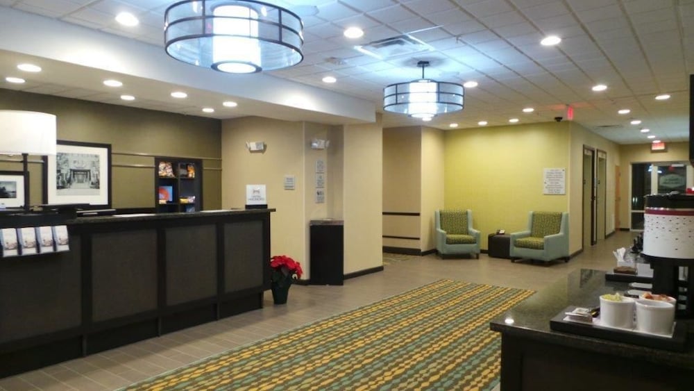 Hampton Inn & Suites Parkersburg Downtown 9/45