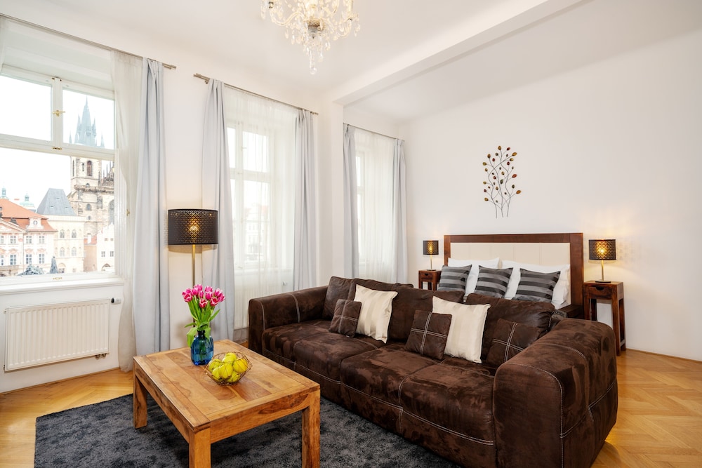 Old Town Square Premium Apartments 15/32