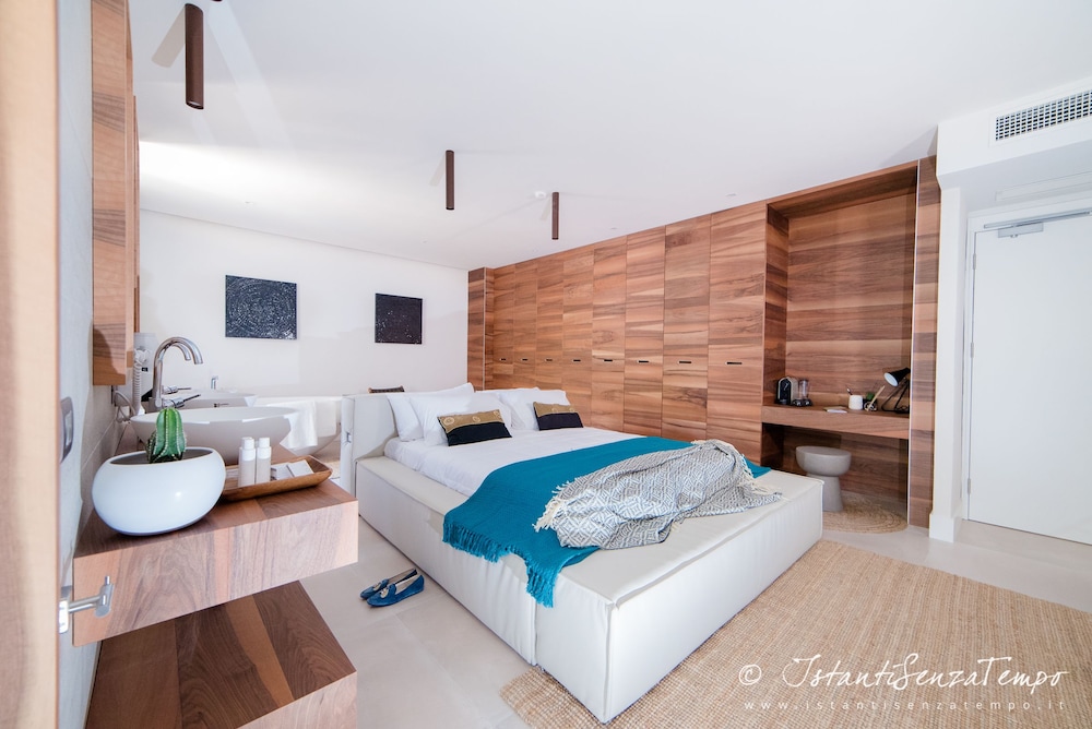 Cumeja Beach Club Hotel 10/52