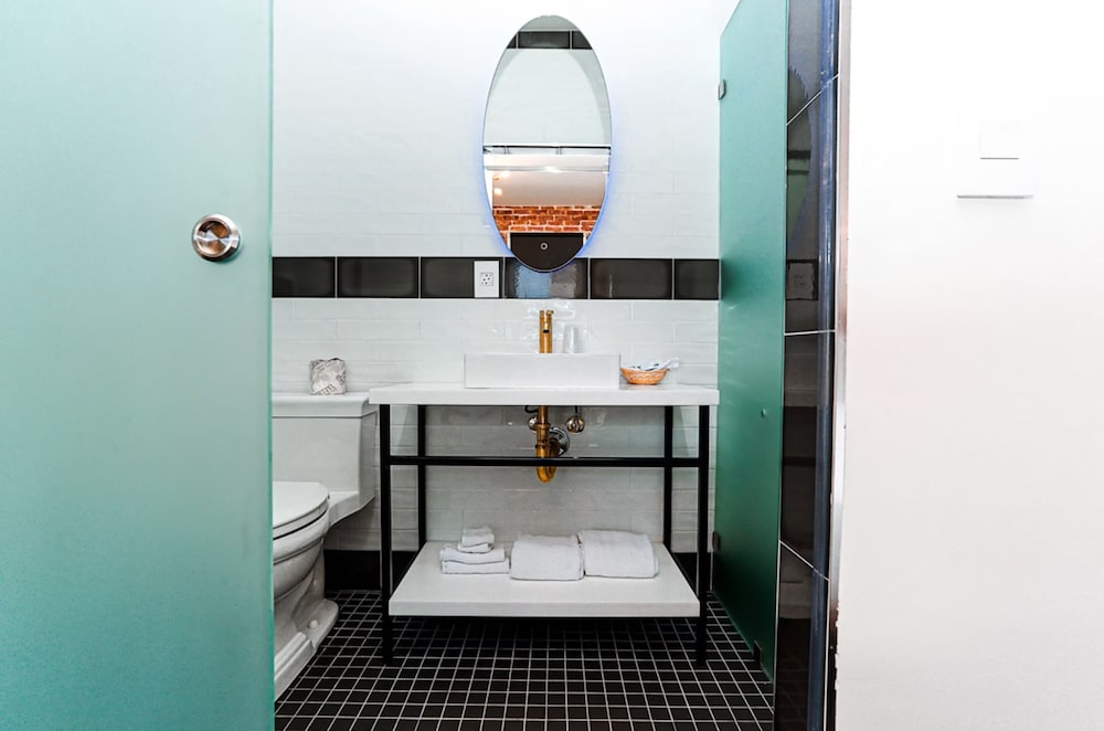 H By H Hospitality 24/69