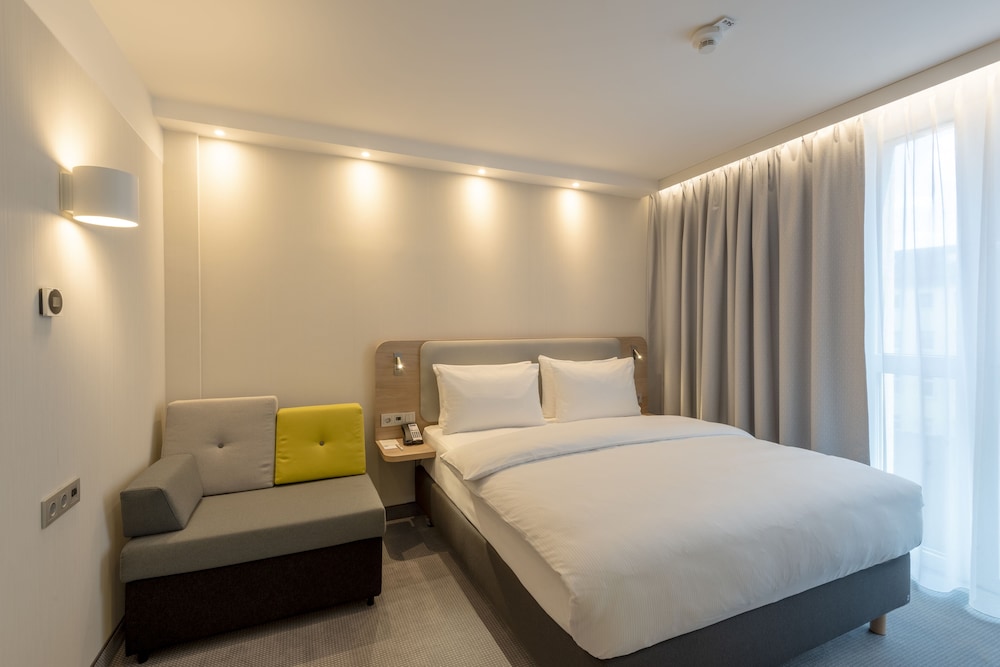 HOLIDAY INN EXPRESS AND SUITES POTSDAM 22/58