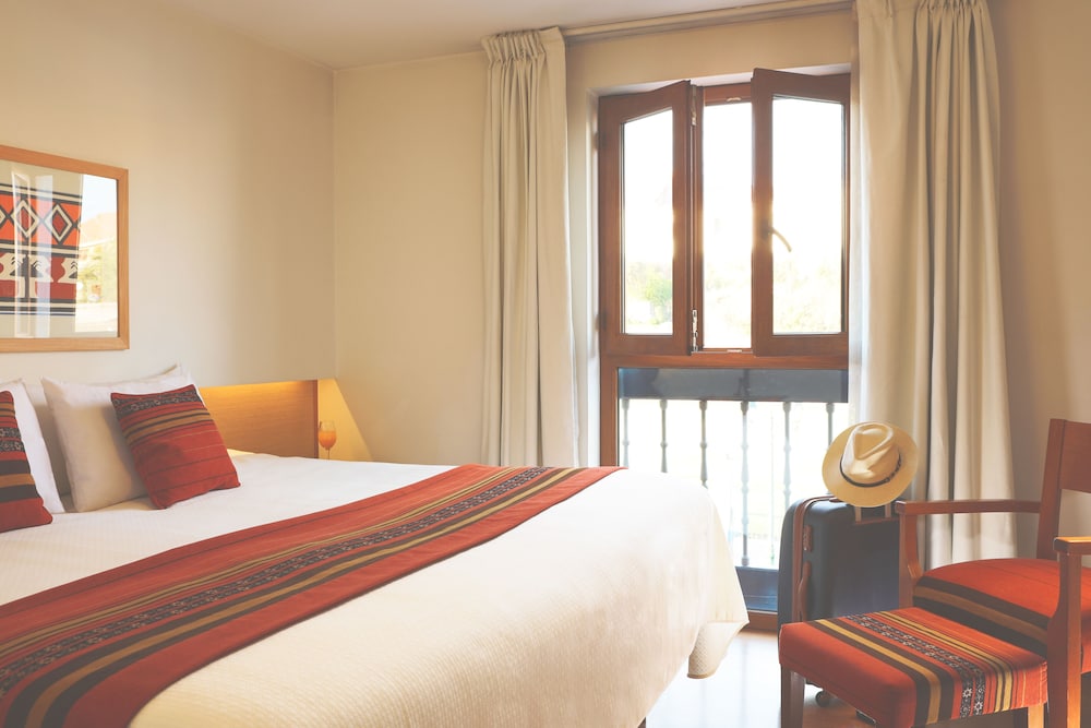 ROOM, DOUBLE BED