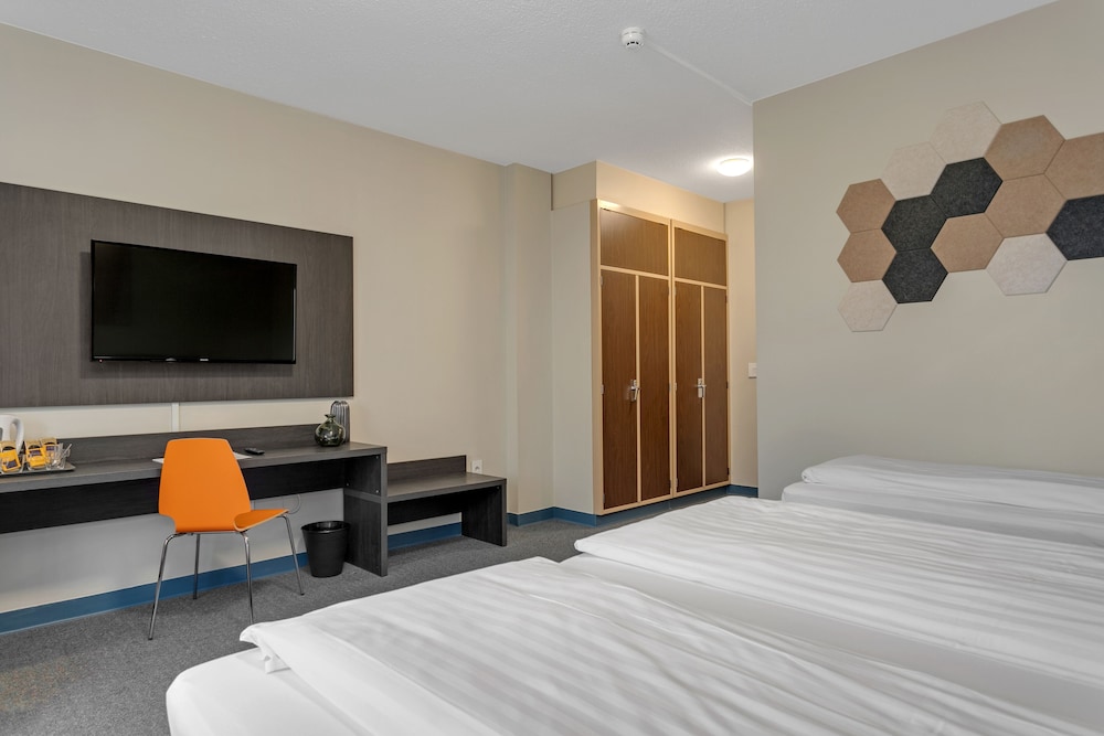 Konvin Hotel by Reykjavik Keflavik Airport 6/80