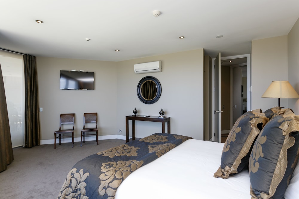 The Reef Resort 35/50