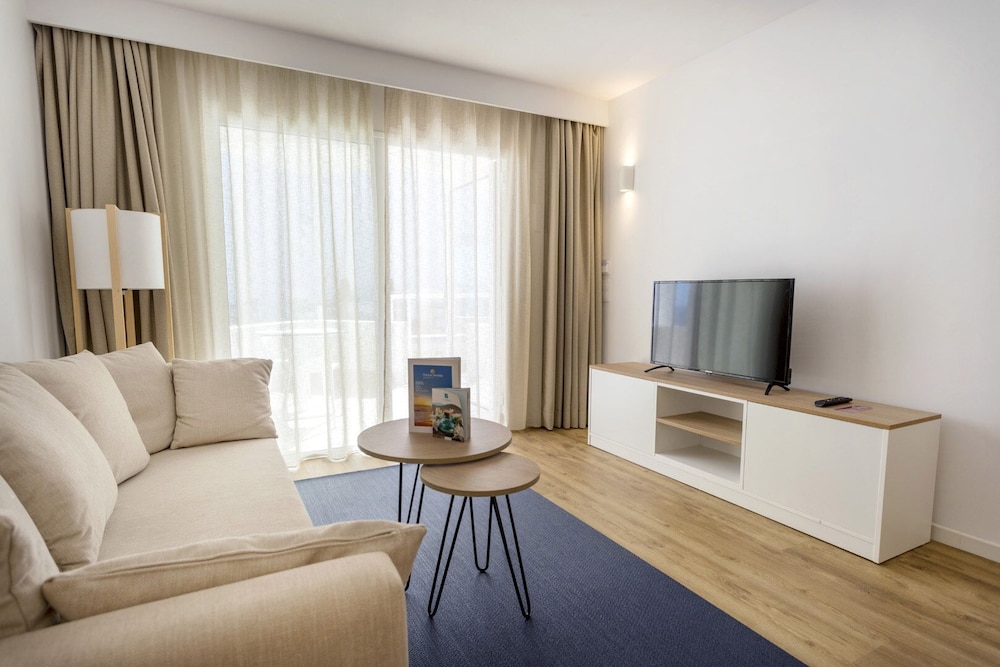 Parque Nereida Suites hotel 24/50