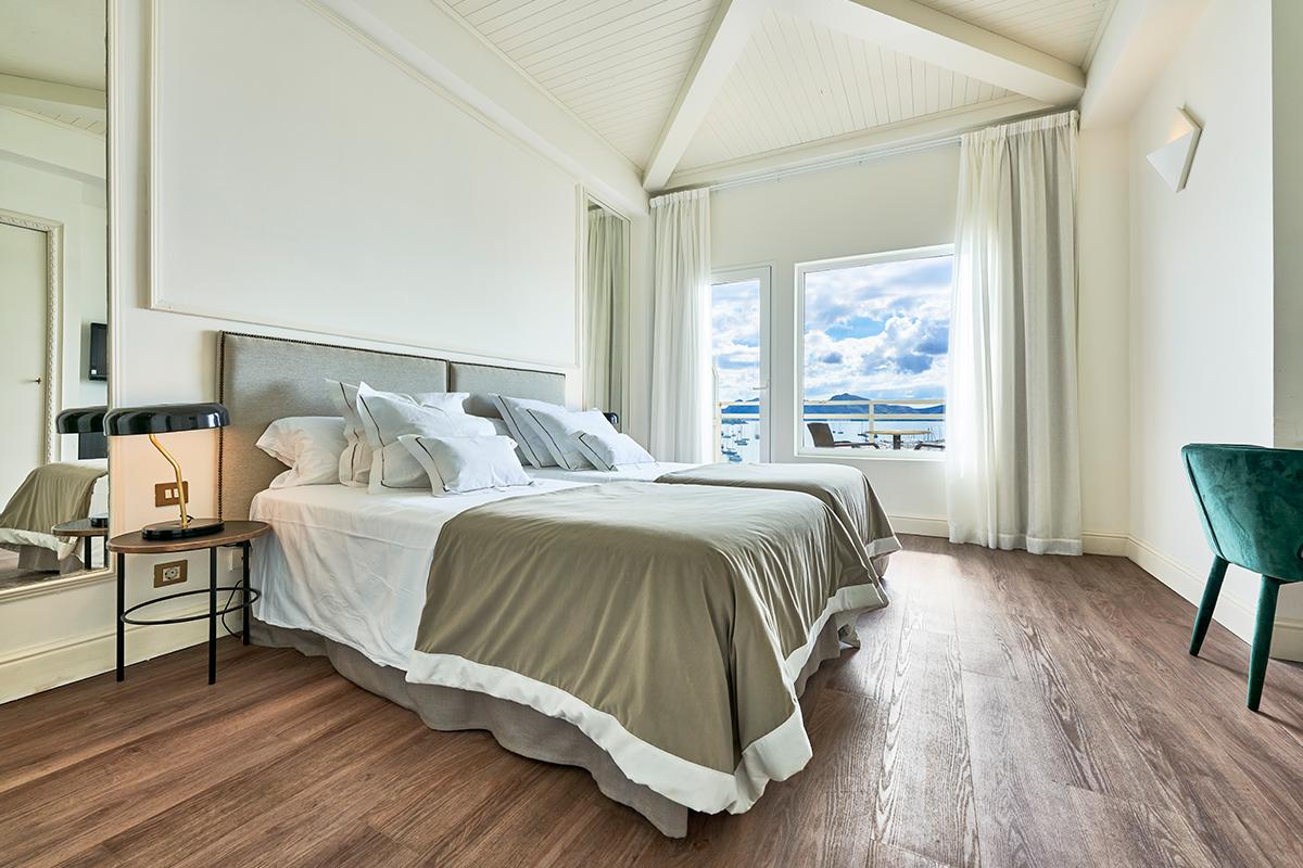 Room, Double Bed, Lateral Side Sea View, Balcony