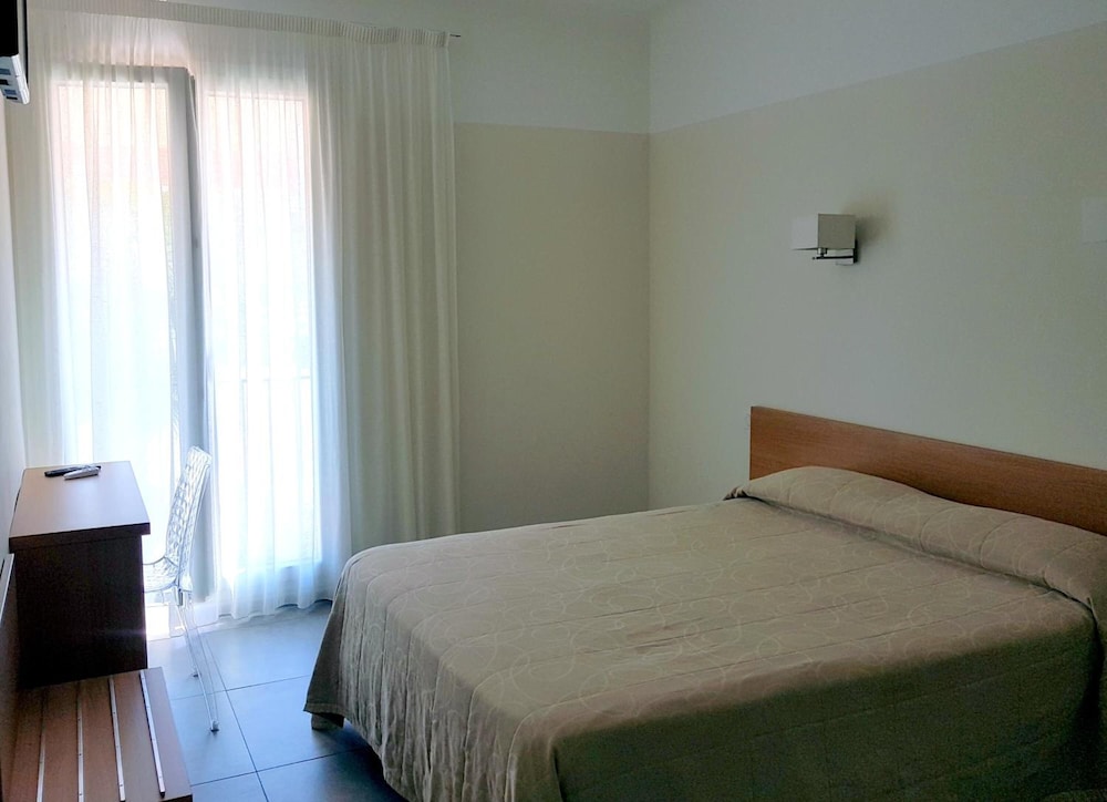 Hôtel De Porticcio 18/65