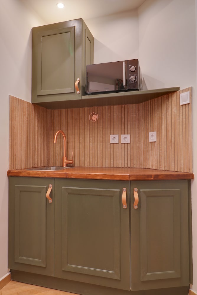 AthiNN Residence 4/50
