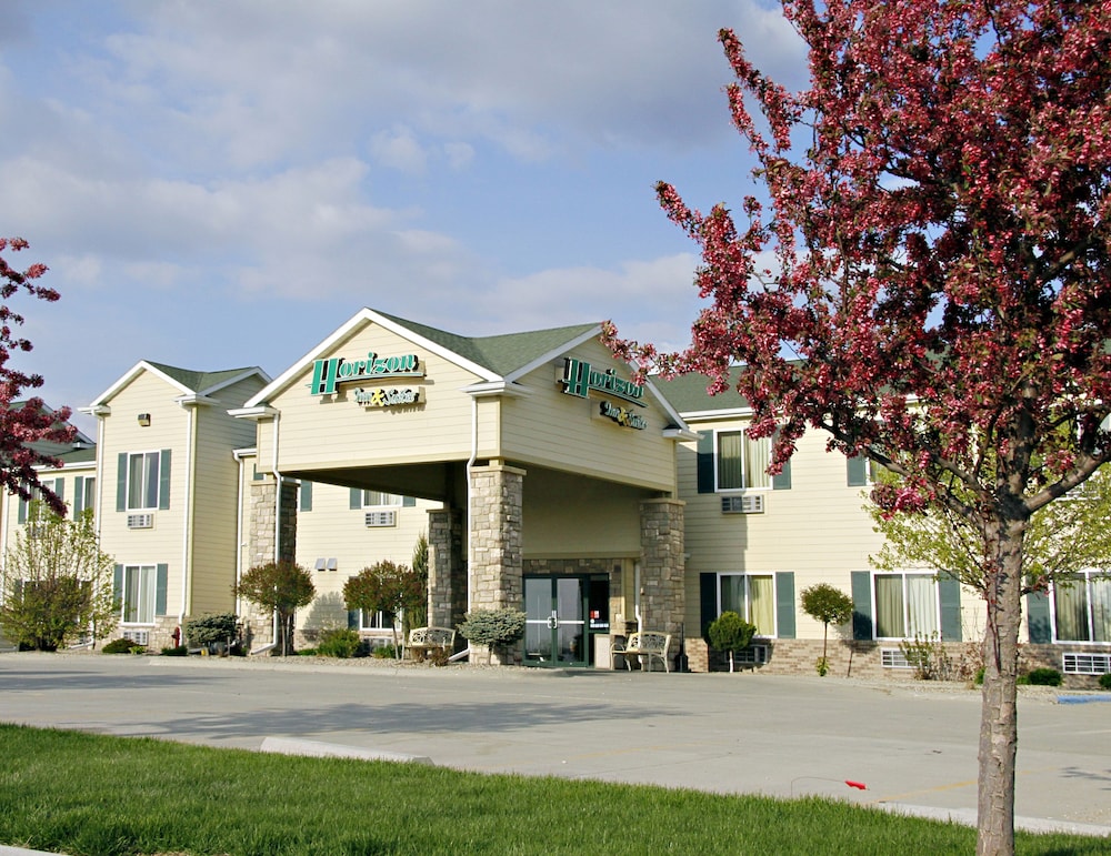 Horizon Inn and Suites 60/62