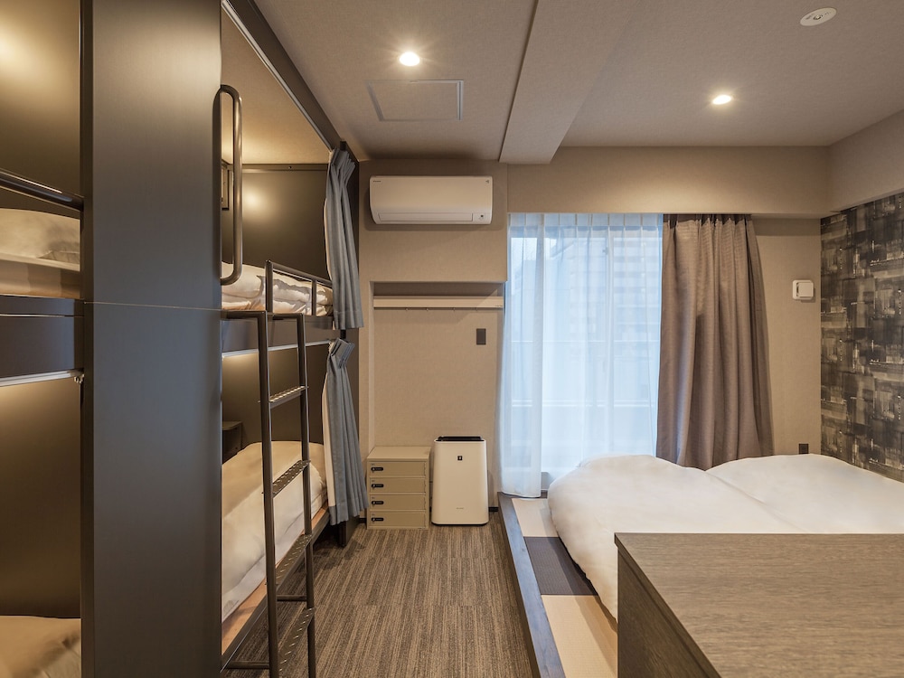 PRIVATE, 6 BEDS