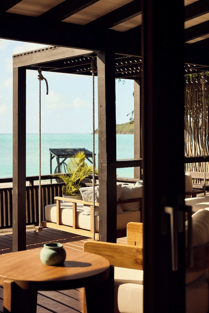 Hermitage Bay 40/55