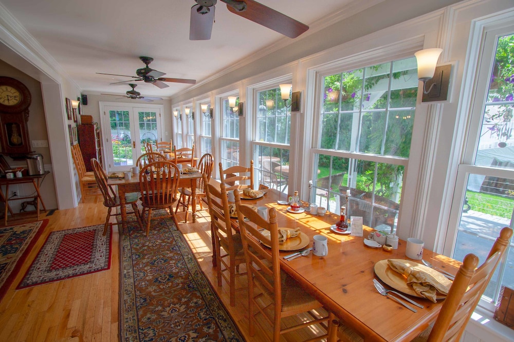 Phineas Swann Bed Breakfast 59/80