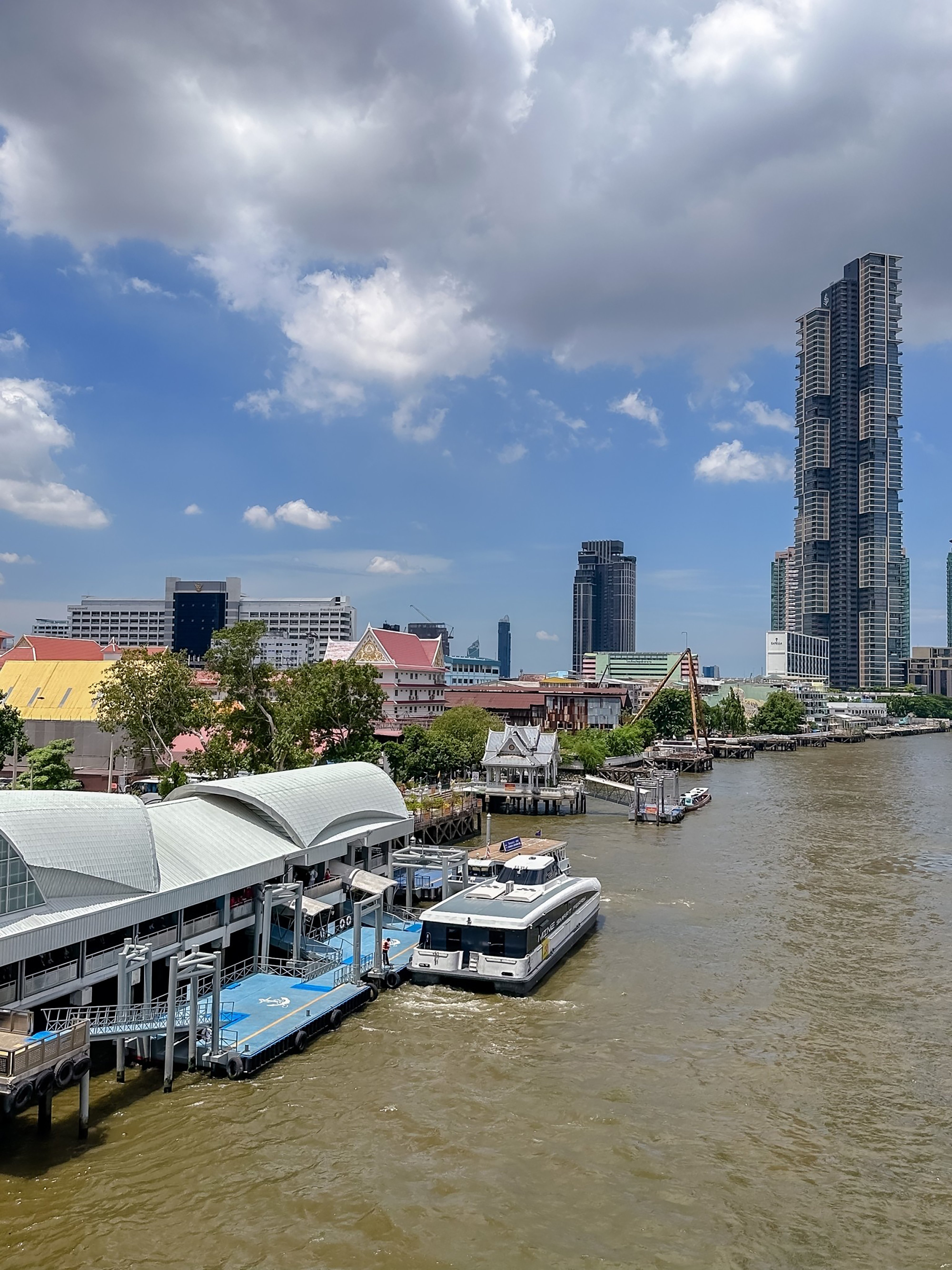 Oakwood Hotel and Residence Bangkok 54/57