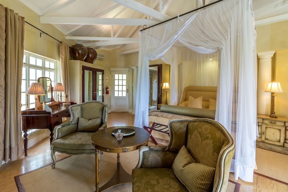 Blue Mountain Luxury Lodge 17/33