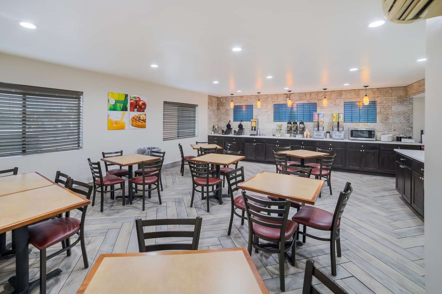 Quality Inn & Suites Goodyear - Phoenix West 31/42