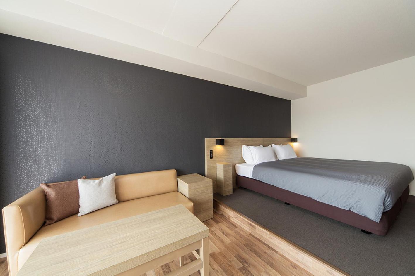 Deluxe, King Bed, Balcony, North Wing
