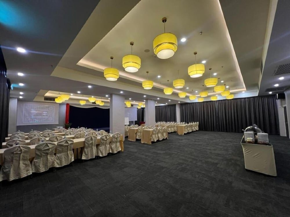 Livingston Hotel Sandakan 48/57