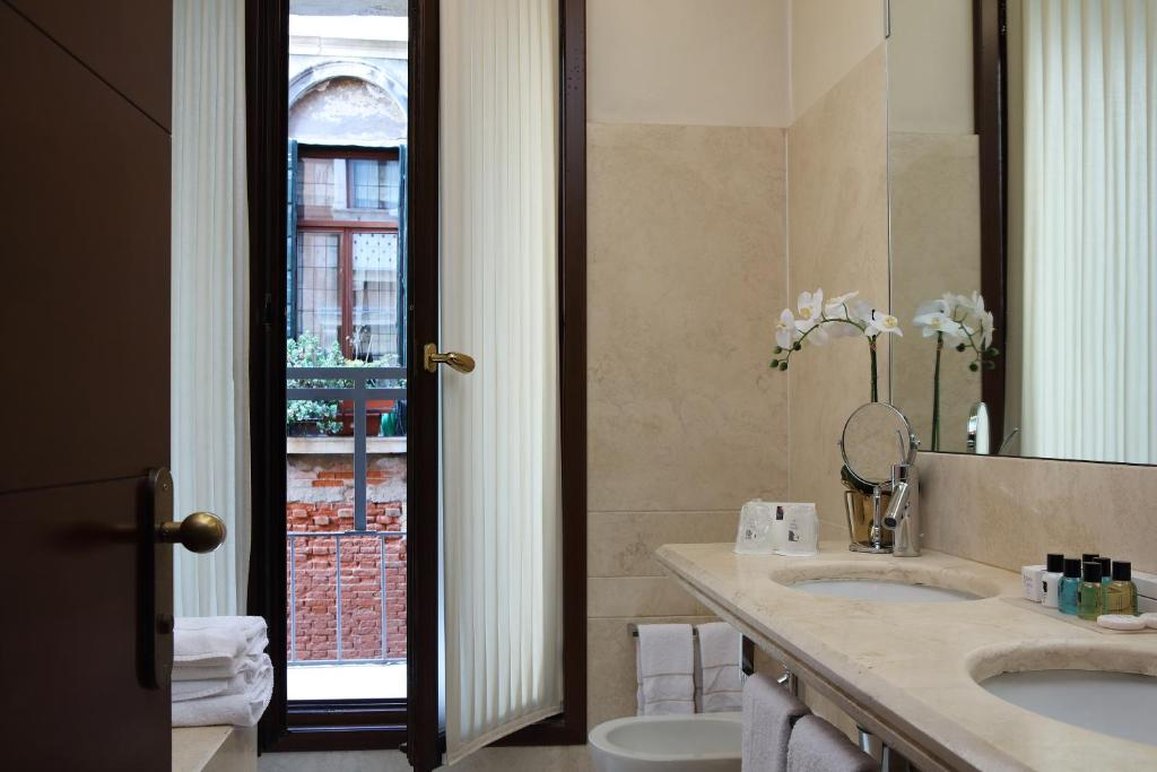 Ruzzini Palace Hotel 57/58