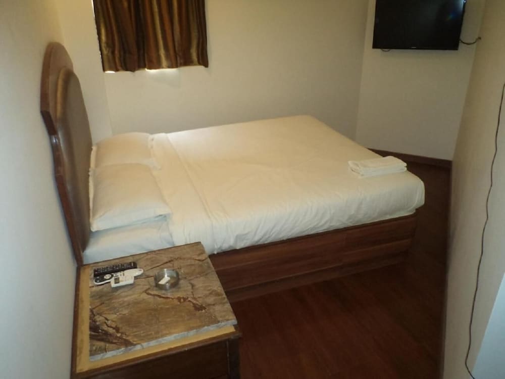 Lords Eco Inn Gandhidham 11/23