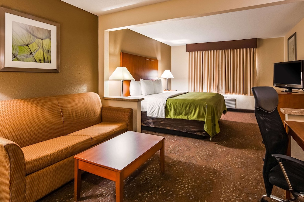 Quality Inn Tomah 10/18