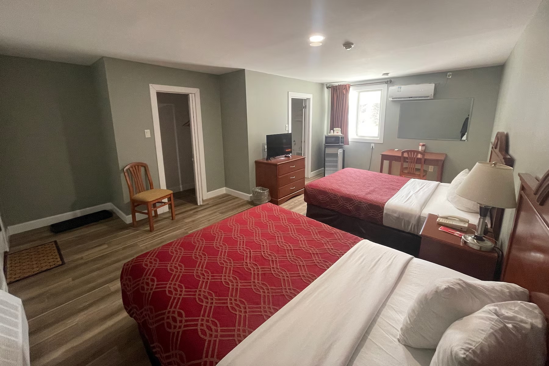 2 Bedrooms, Efficiency, Suite, Apartment, 2 Queen Beds, Sofa