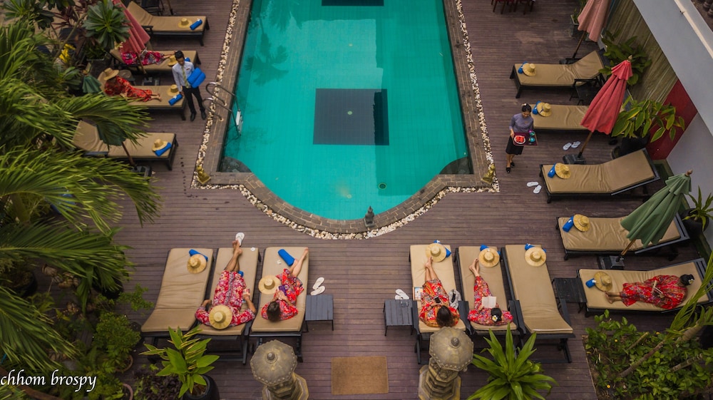 MEKONG ANGKOR PALACE HOTEL 66/70