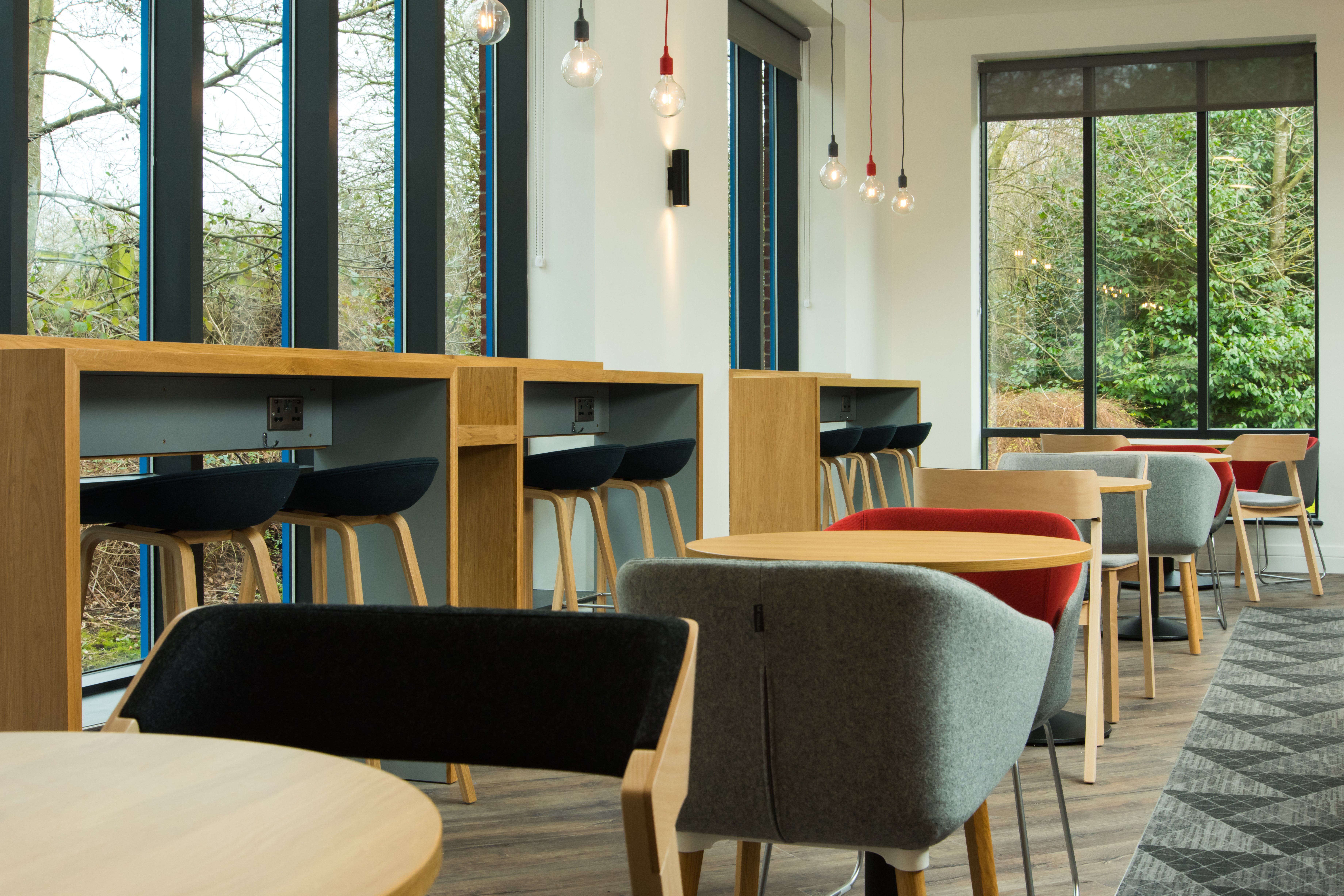 HOLIDAY INN EXPRESS BIRMINGHAM NEC 42/73