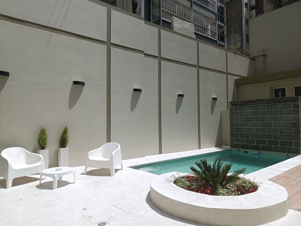 Ayres De Recoleta 49/53