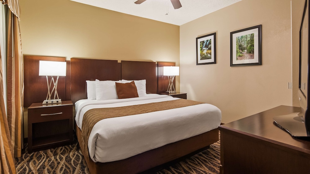 Best Western Plus Russellville Hotel & Suites 5/32