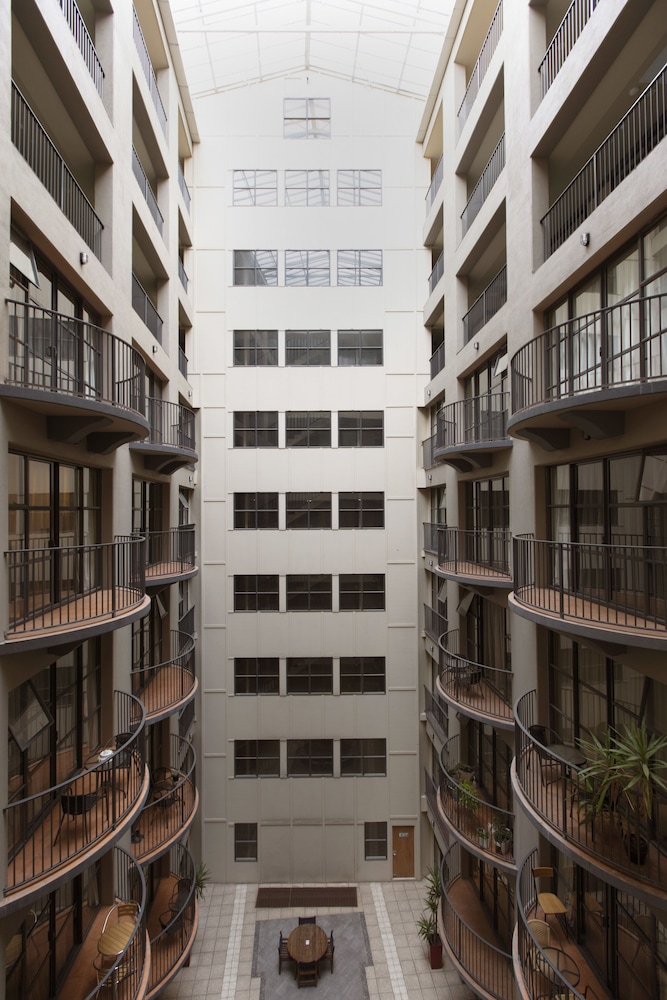 Quest Atrium 3/57