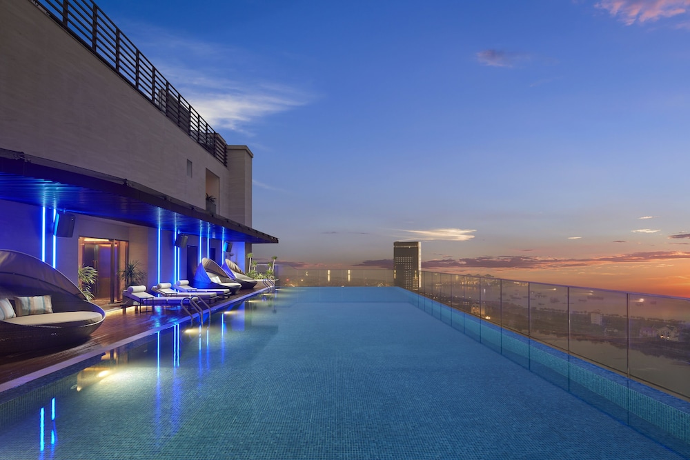 THE WATSON PREMIUM HALONG HOTEL 46/50