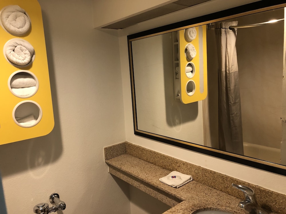 Motel6 Washington, DC photo2