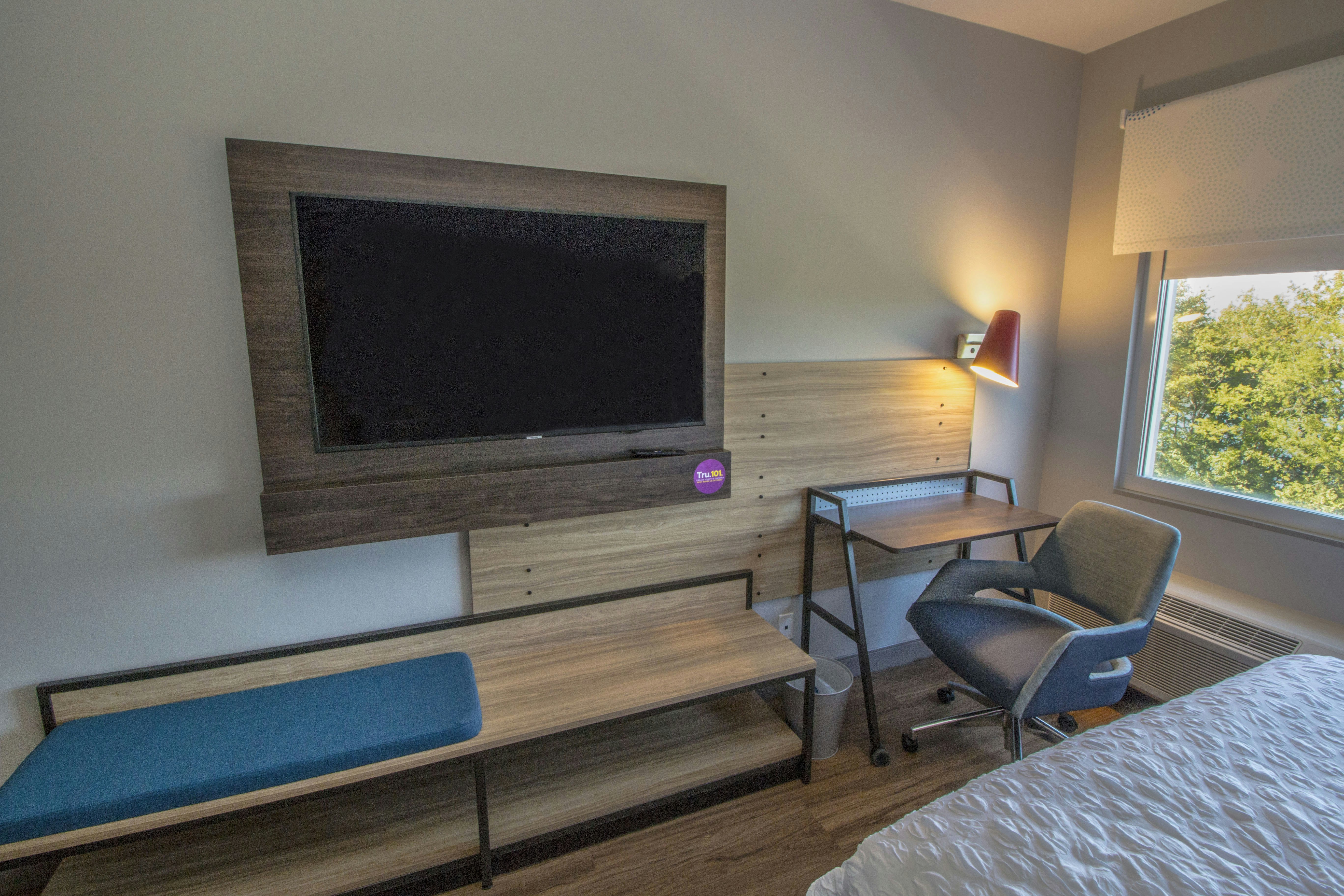 ROOM, KING BED, ACCESSIBLE