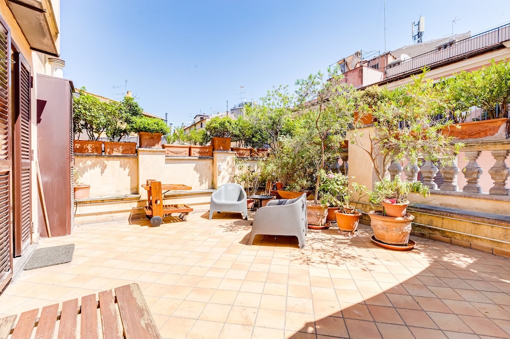 Colosseum Terrace Apartment 41/50