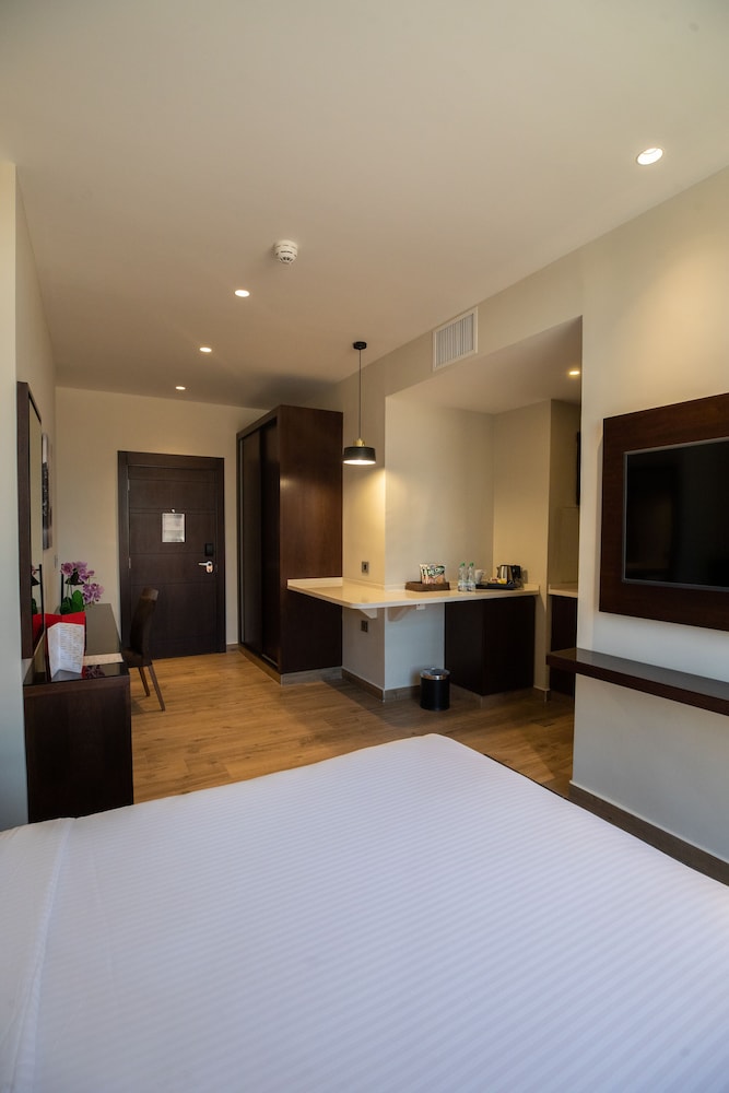 Compass Amman 23/46