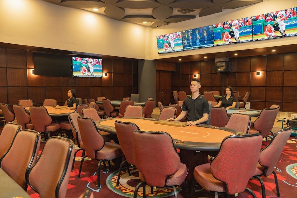 Waymore Hotel Spa & Casino 100/111
