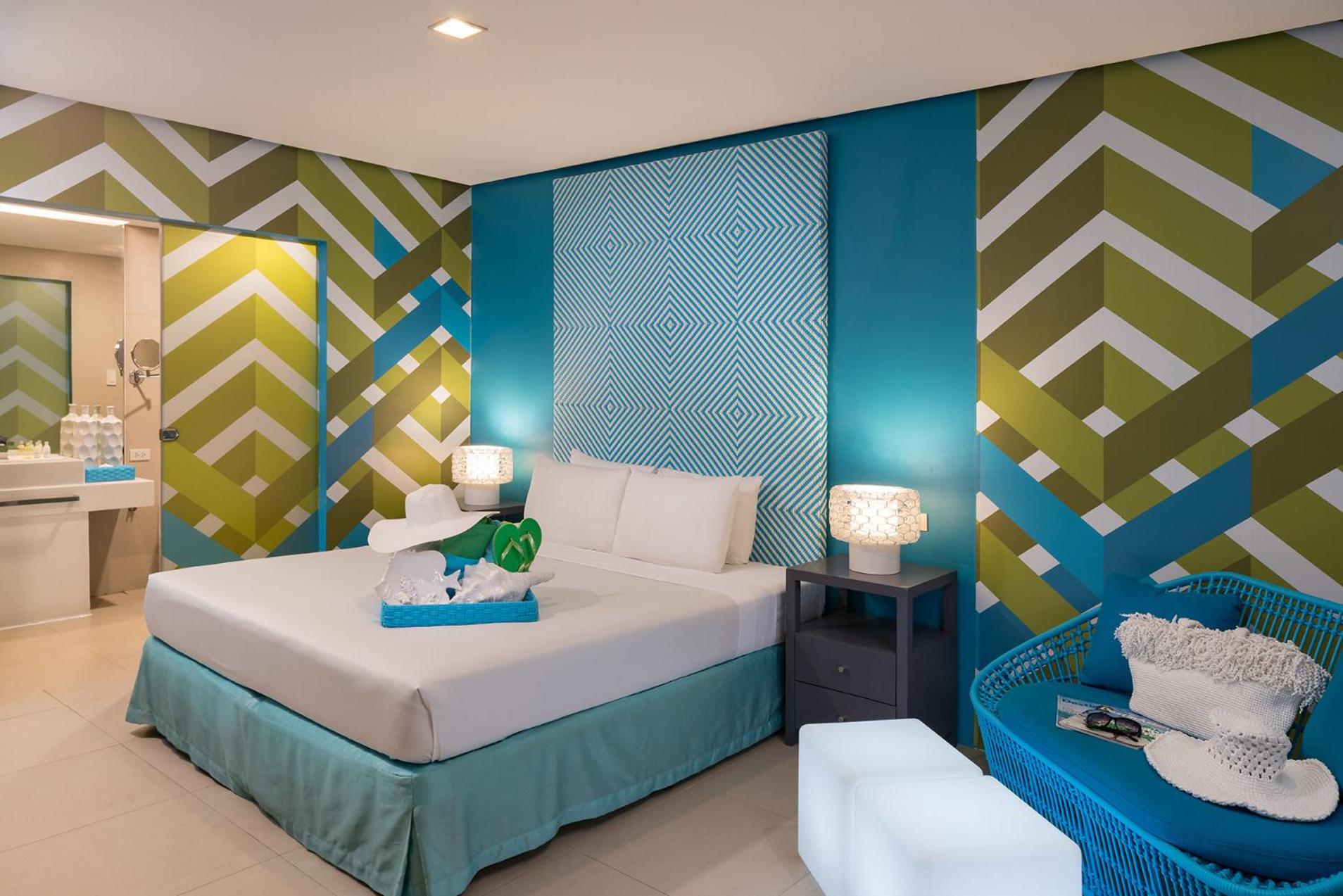 PREMIER, DOUBLE OR TWIN BED