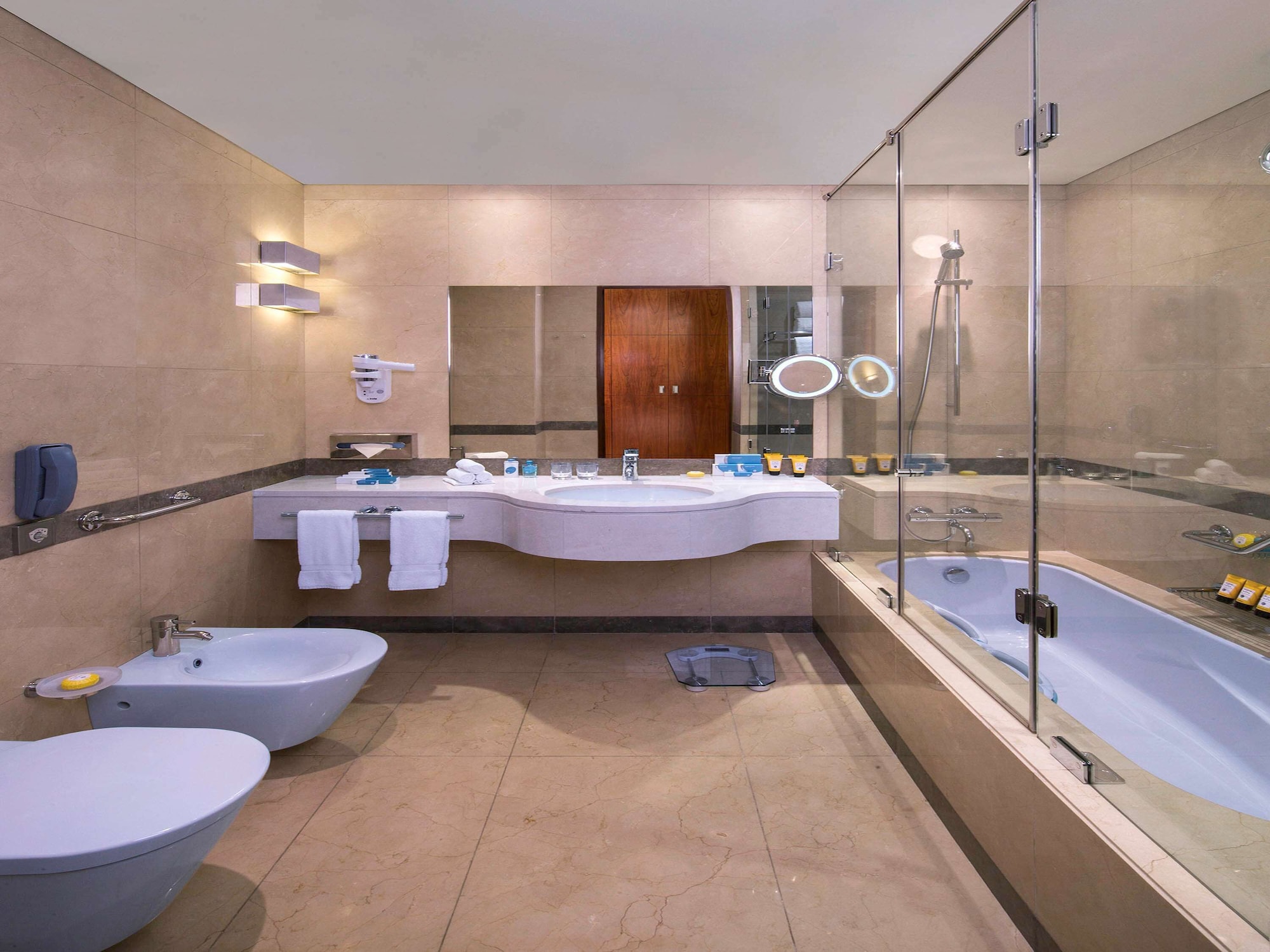 جناح بزنس بسرير كينج، La Cigale Hotel 5/5