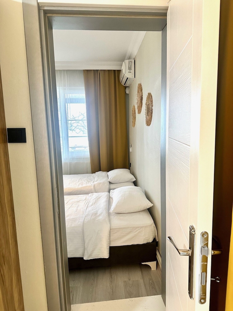 Kingway Suite 17/45