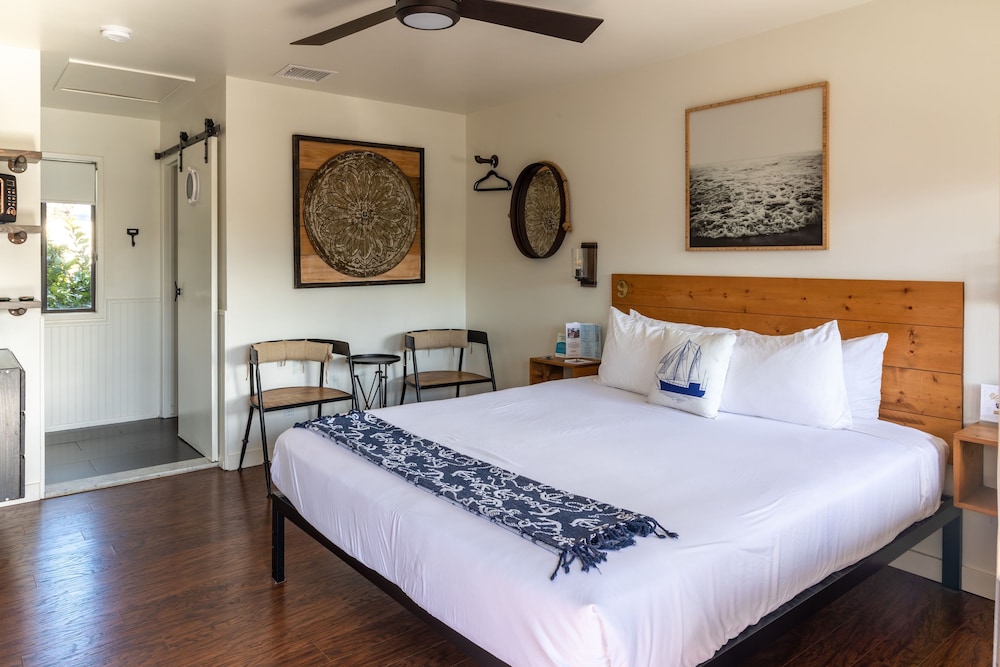 غرفة قياسية بسرير كينج، Haley Hotel 9/10