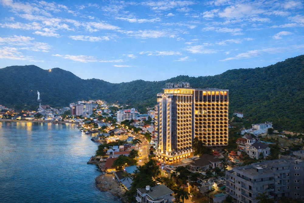 Oyster Bay Hotel Vung Tau 1/48
